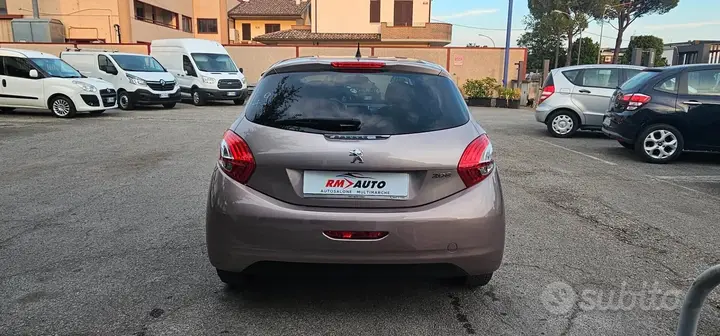 Peugeot 208 2013 photo 5