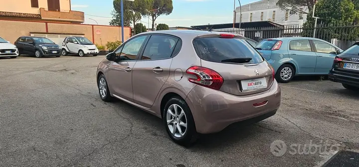 Peugeot 208 2013 photo 4