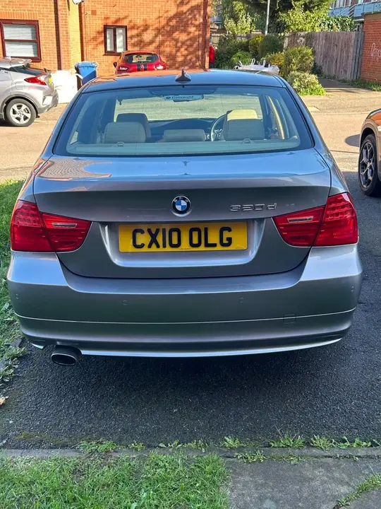 BMW 3 Series 2010 photo 3