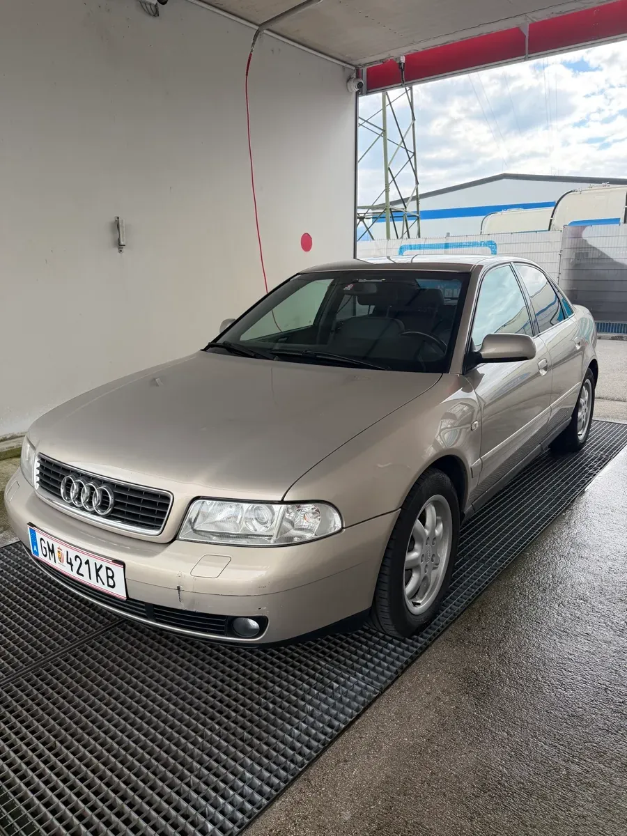 Audi A4 2000 photo 2