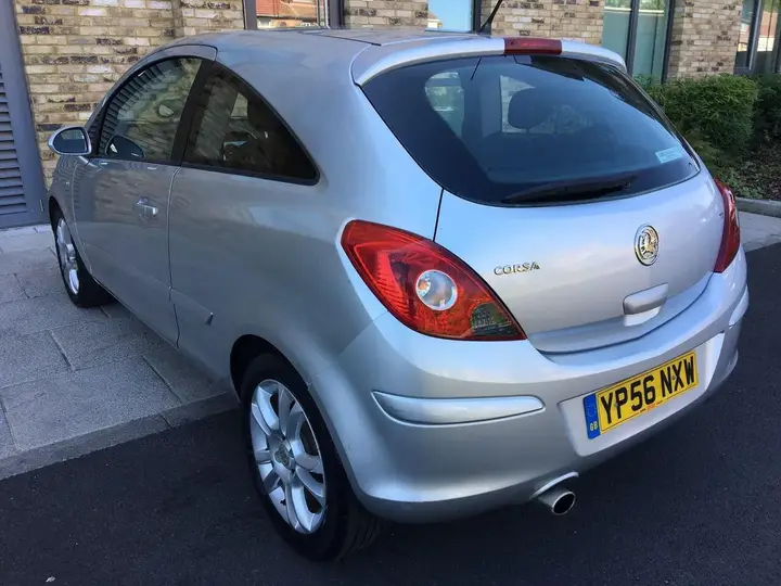 Vauxhall Corsa 2006 photo 5