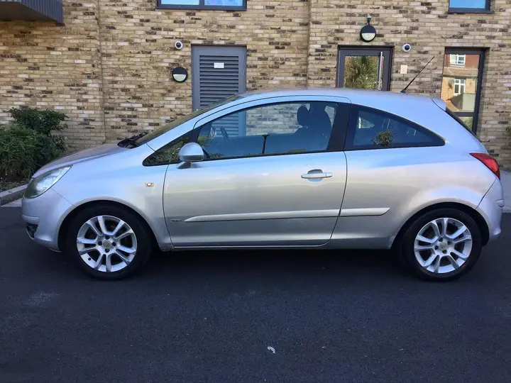 Vauxhall Corsa 2006 photo 4