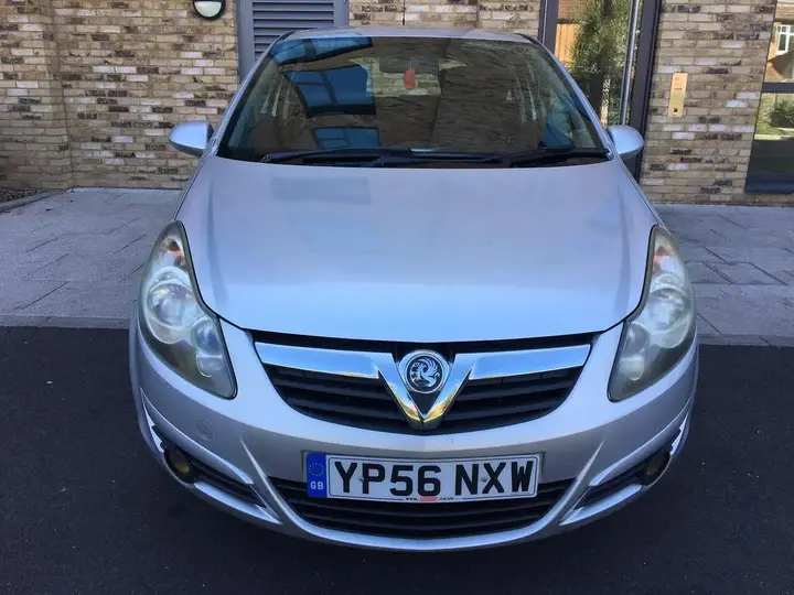 Vauxhall Corsa 2006 photo 2