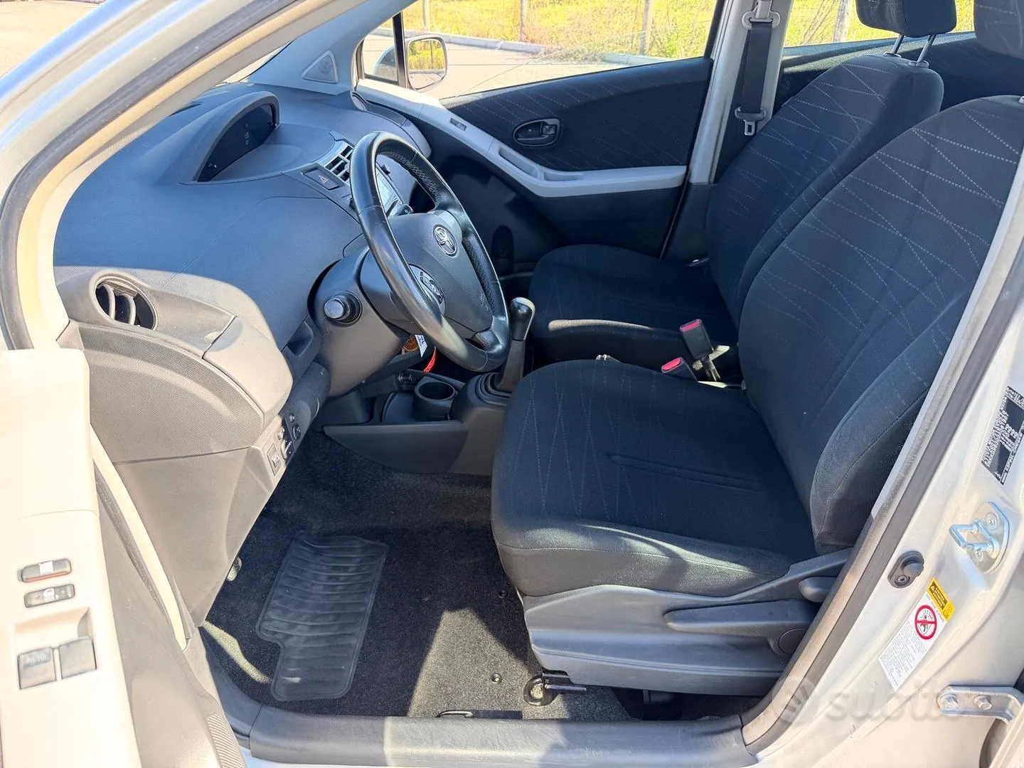 Toyota Yaris 2007 photo 3