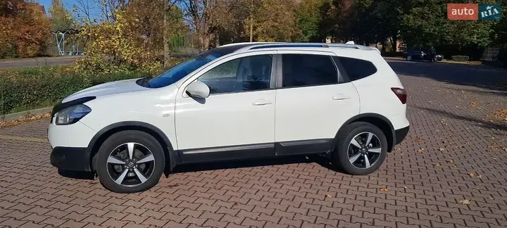 Nissan Qashqai+2 2011 photo 2