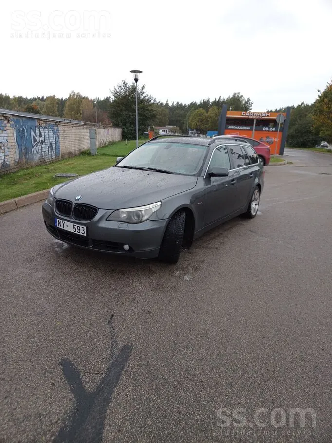 BMW 530 2004 photo 2