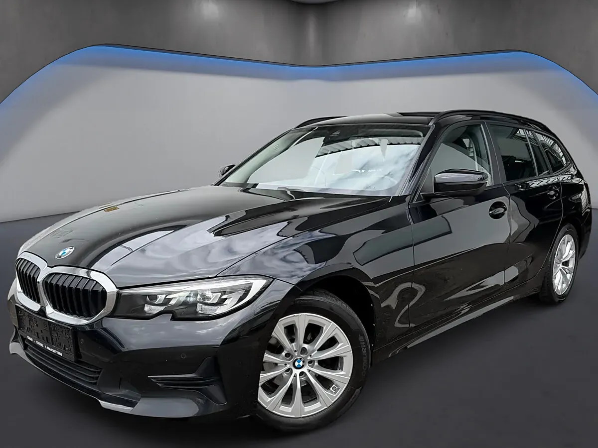 BMW 3 Series 2022 photo 2