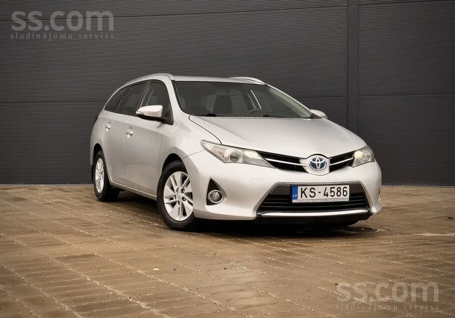 Toyota Auris 2013 photo 4