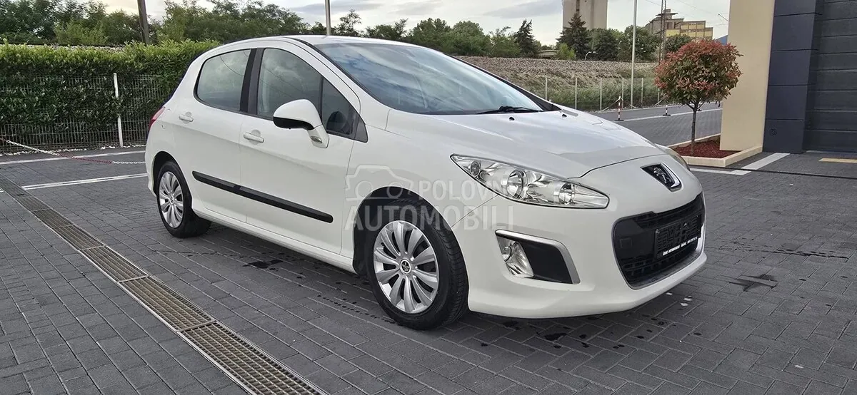 Peugeot 308 2012 photo 2