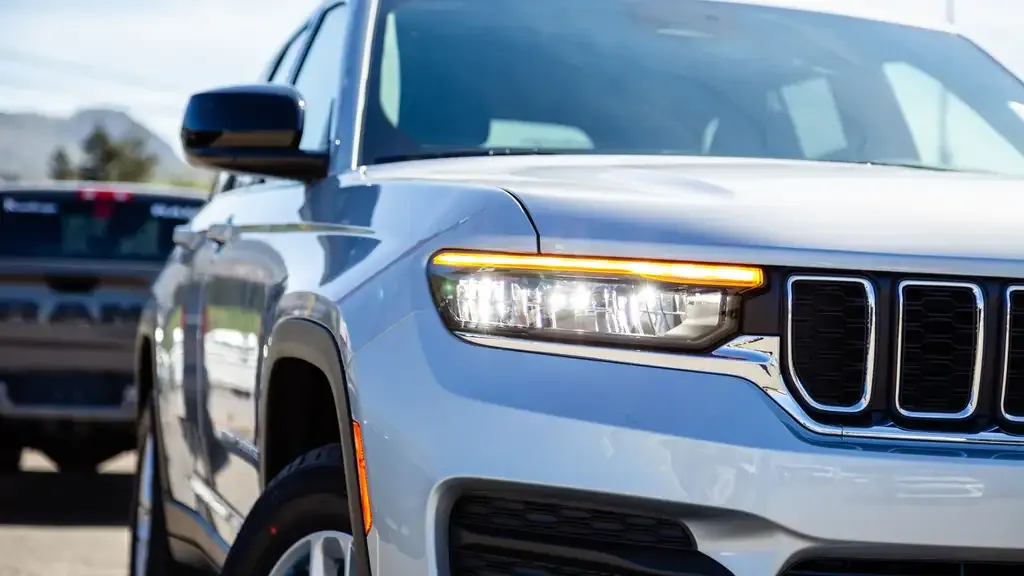 Jeep Grand Cherokee 2026 photo 2