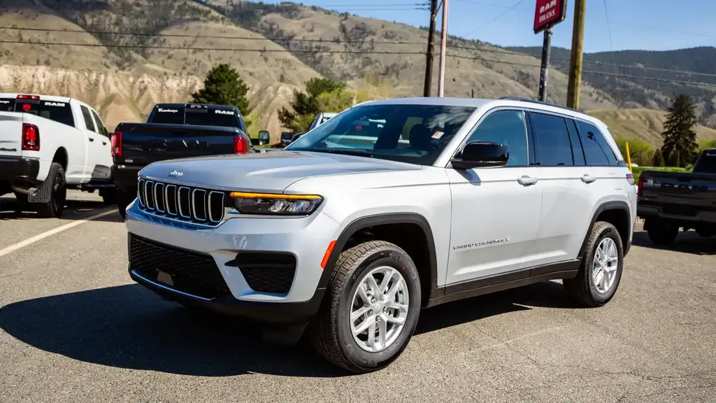 Jeep Grand Cherokee 2026 photo 5