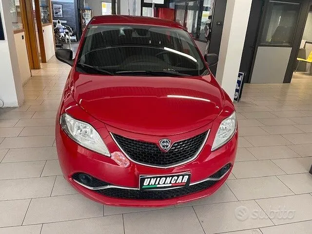 Lancia Ypsilon 2015 photo 2