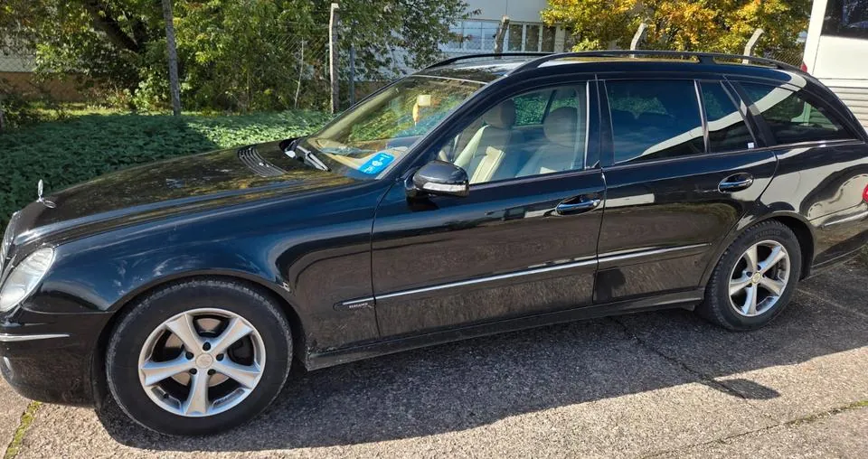 Mercedes-Benz E220