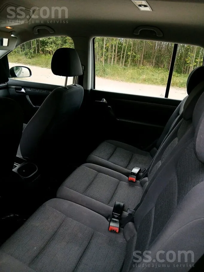 Volkswagen Touran 2006 photo 2