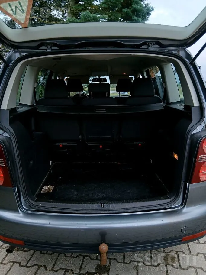 Volkswagen Touran 2006 photo 4
