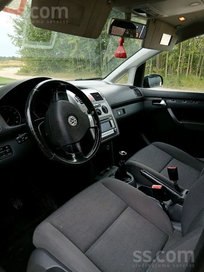 Volkswagen Touran 2006 photo 3