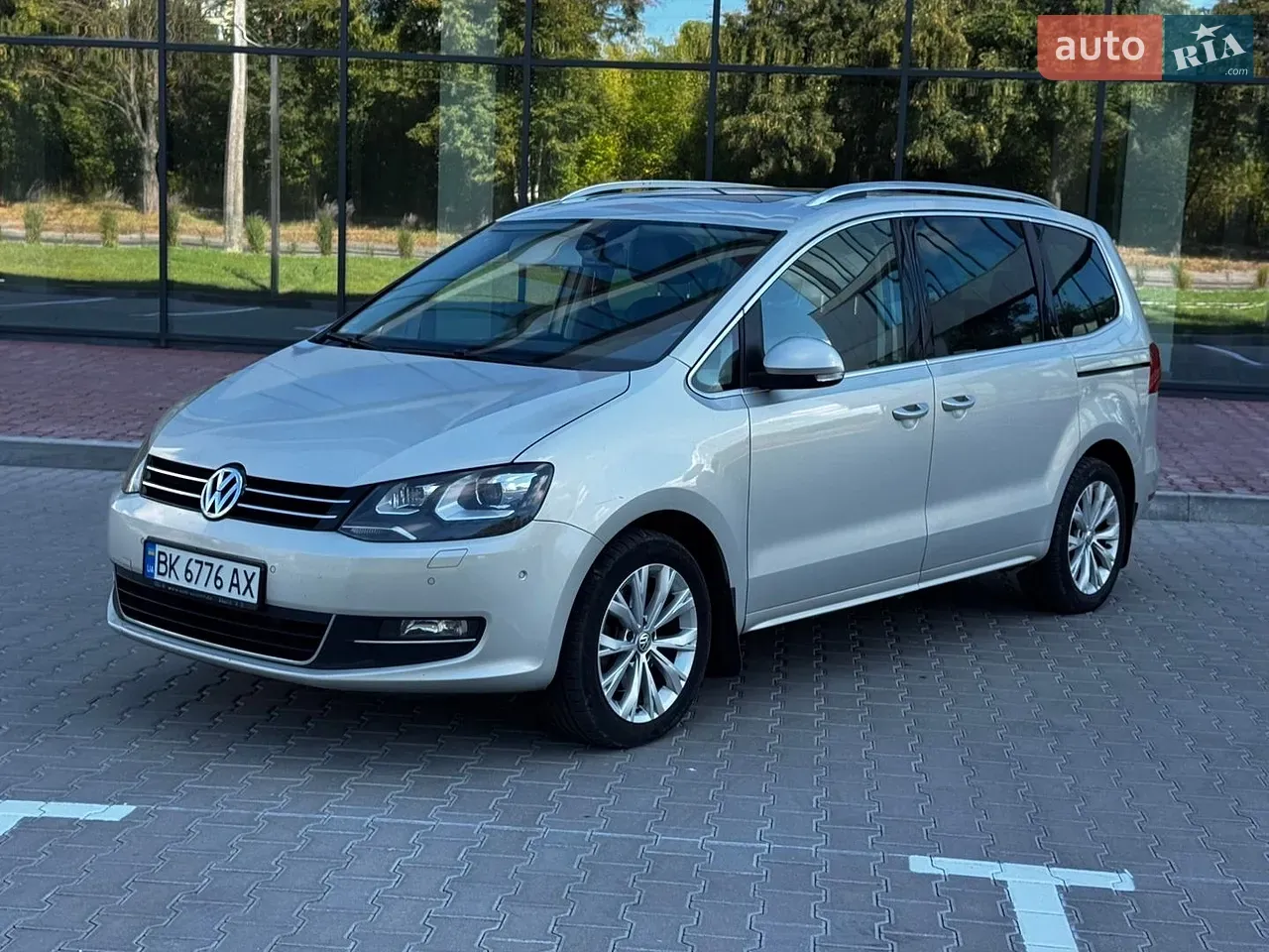 Volkswagen Sharan 2012 photo 4