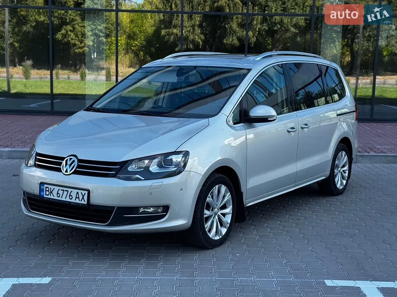 Volkswagen Sharan 2012 photo 3