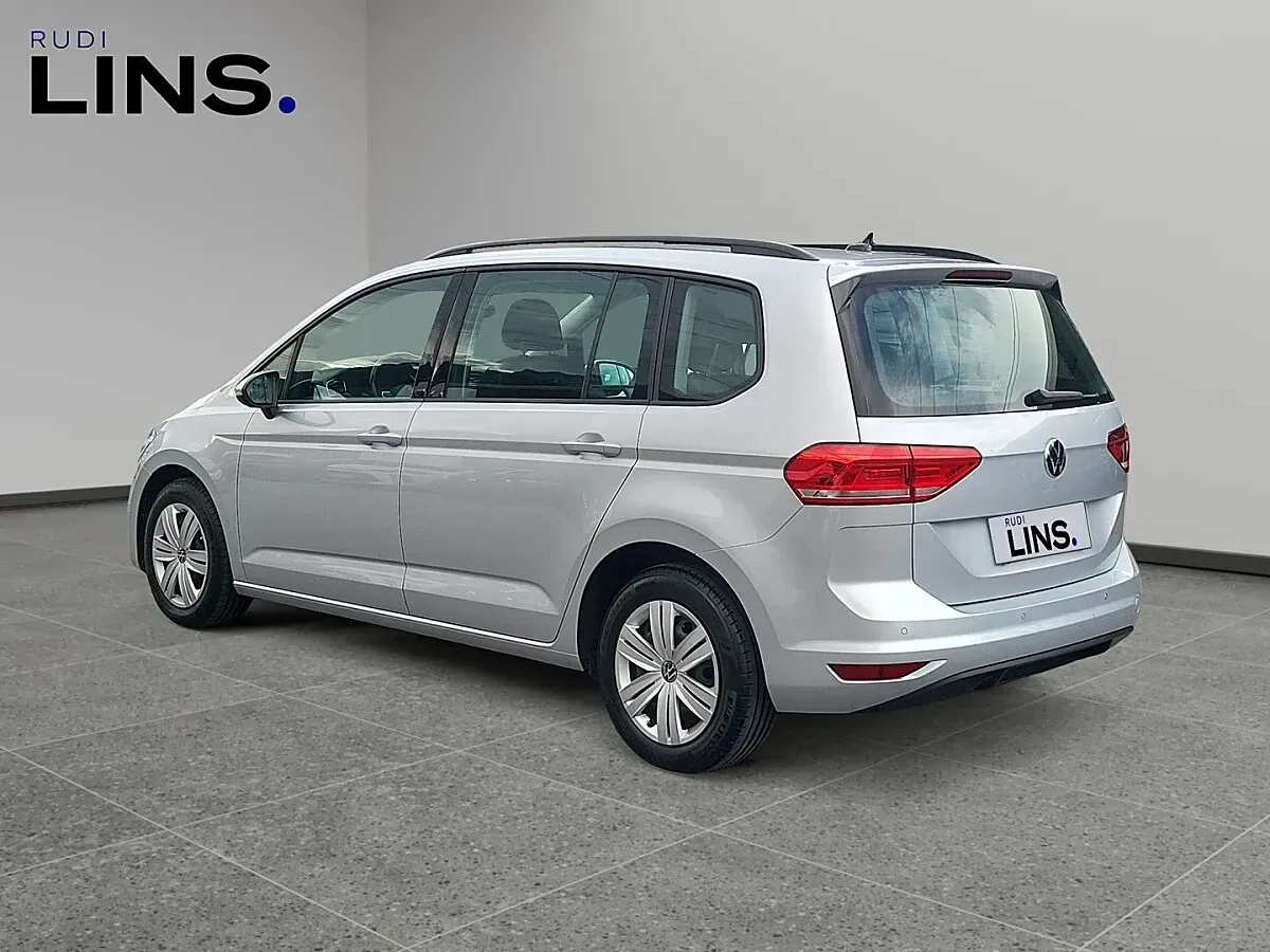 Volkswagen Touran 2023 photo 3