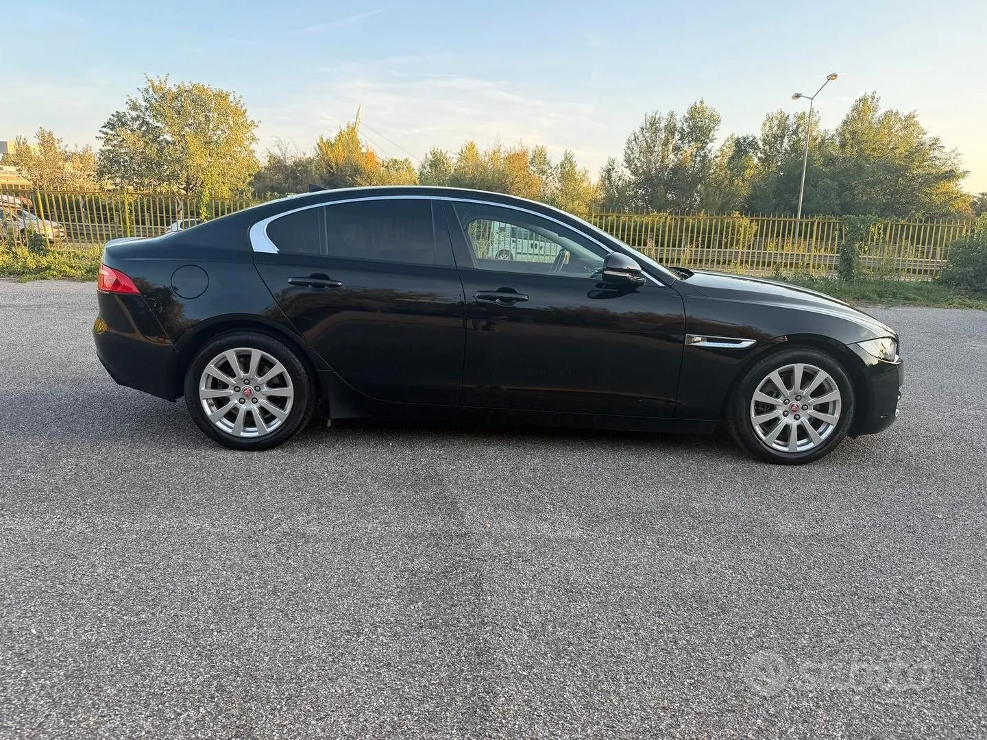 Jaguar Xe 2016 photo 5
