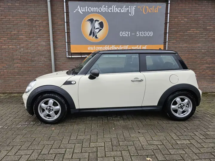 Mini One 2010 photo 3