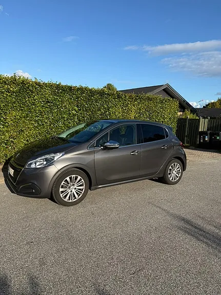 Peugeot 208 2018 photo 4
