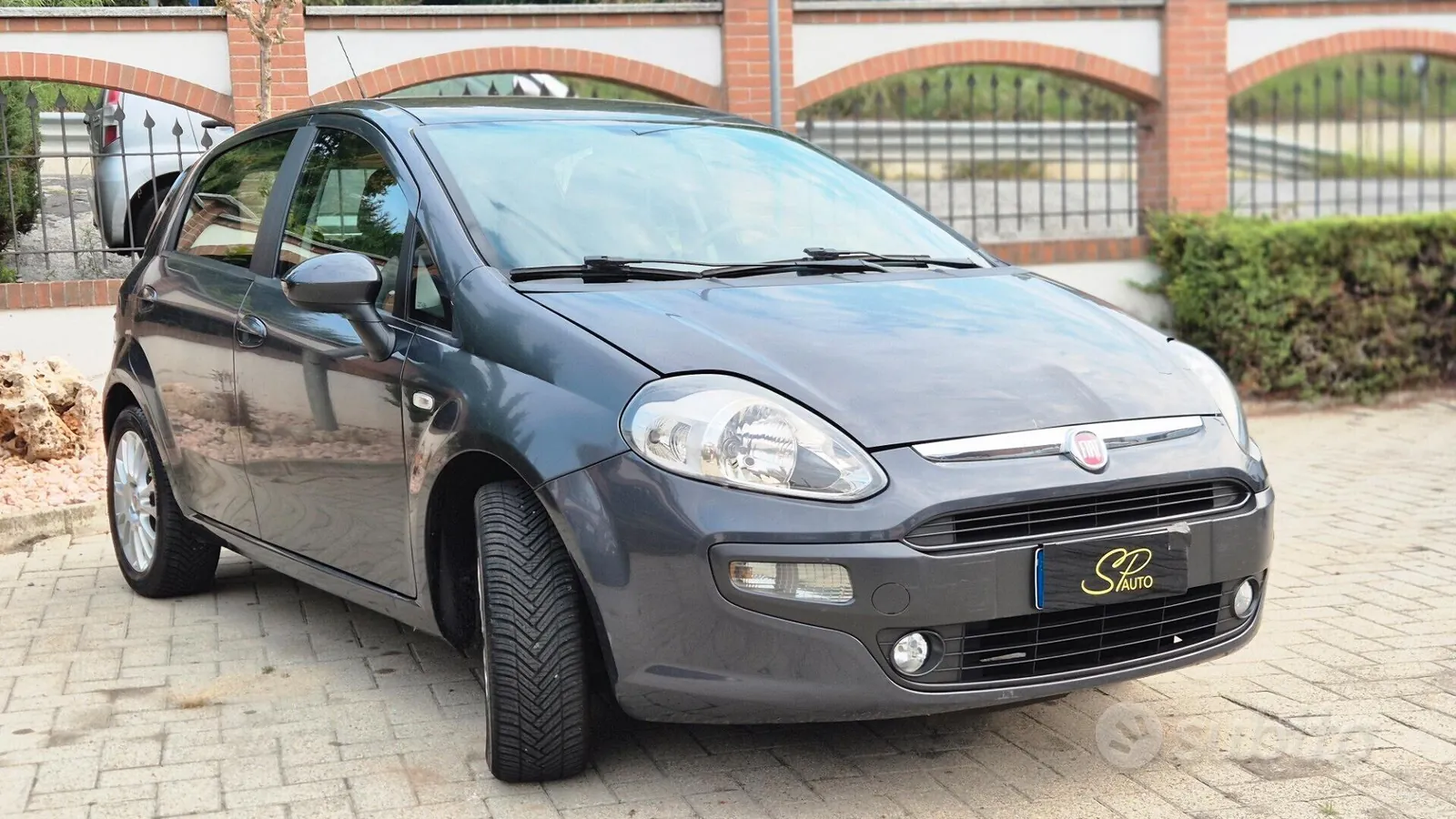 Fiat Punto Evo 2009 photo 2
