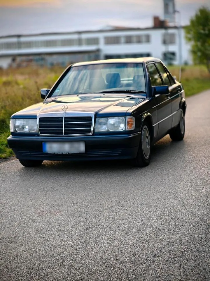 Mercedes-Benz 190E