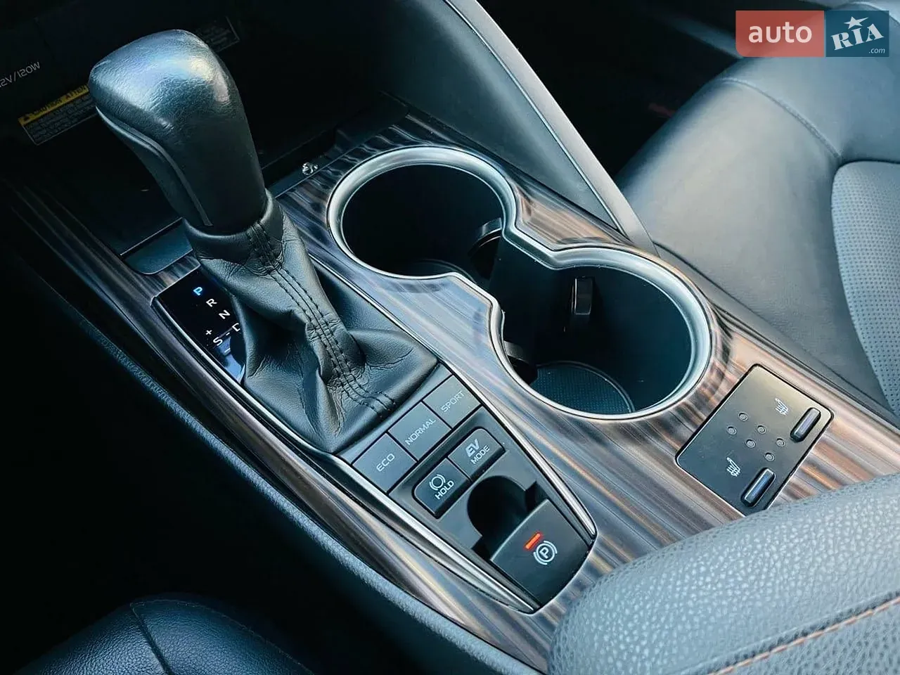 Toyota Camry 2020 photo 4