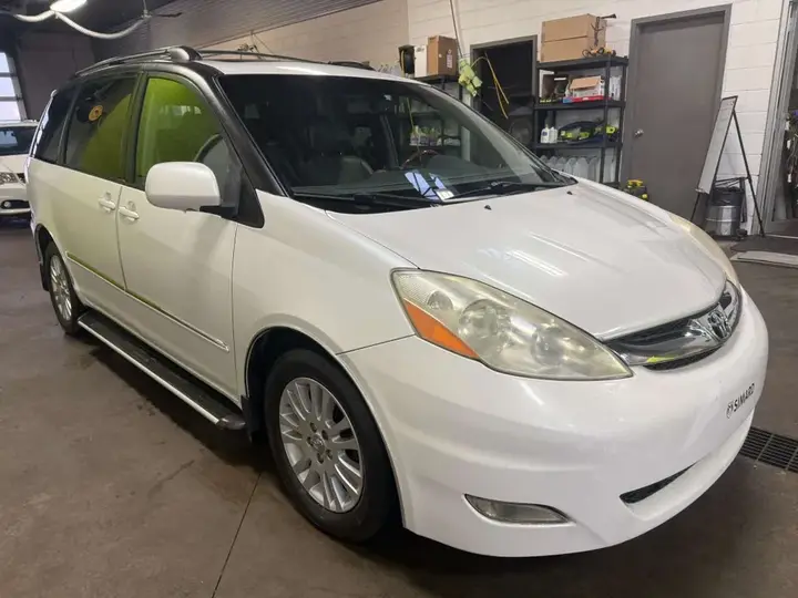Toyota Sienna 2007 photo 3