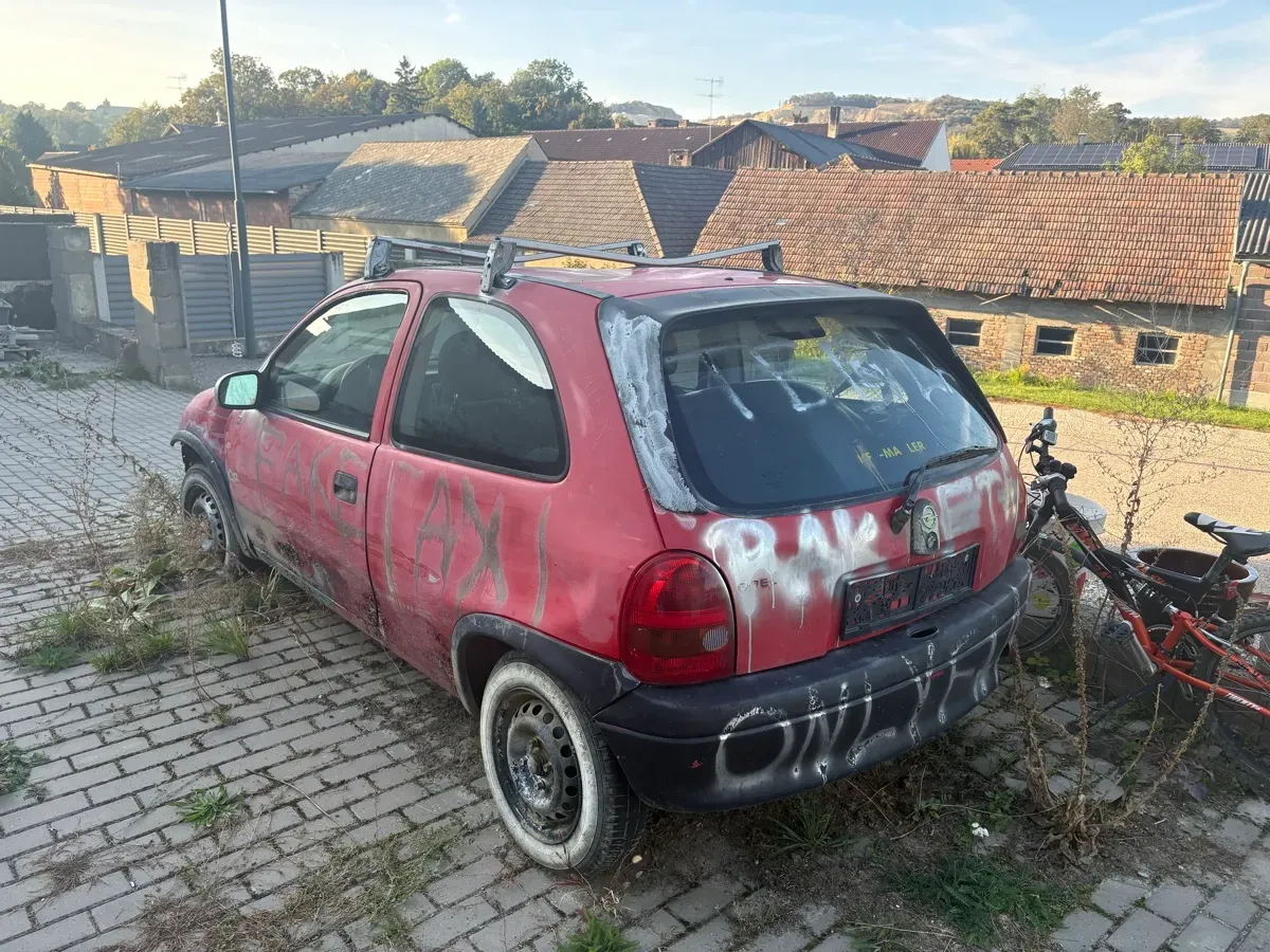 Opel Corsa 2000 photo 2