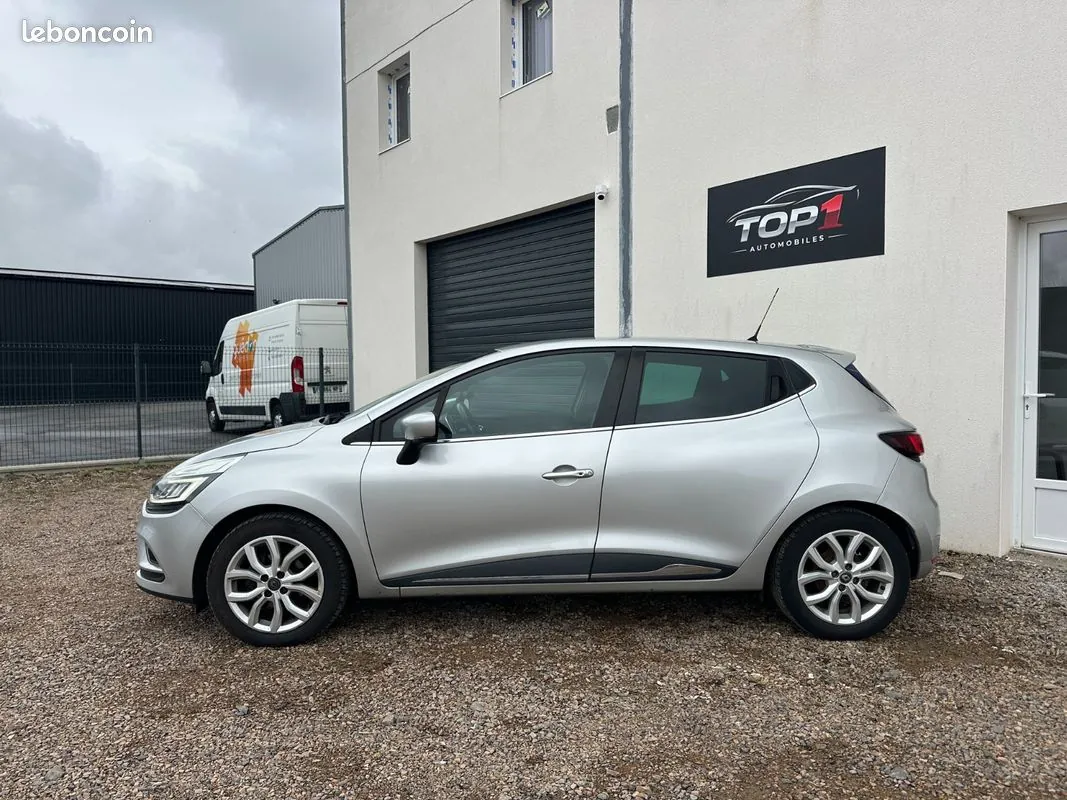 Renault Clio 2017 photo 2
