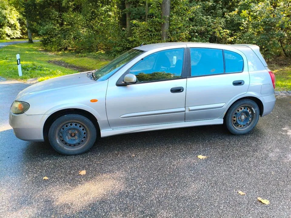 Nissan Almera