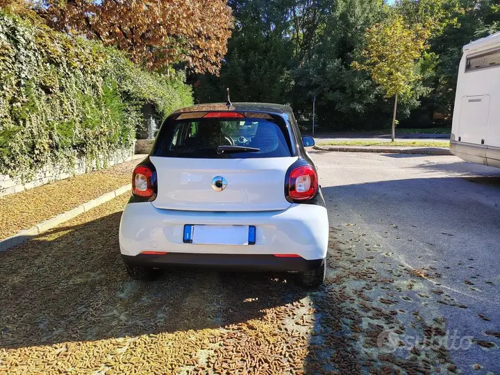 Smart Forfour 2018 photo 3