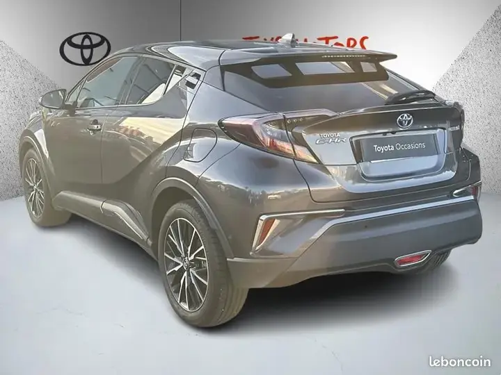 Toyota C-Hr 2018 photo 3