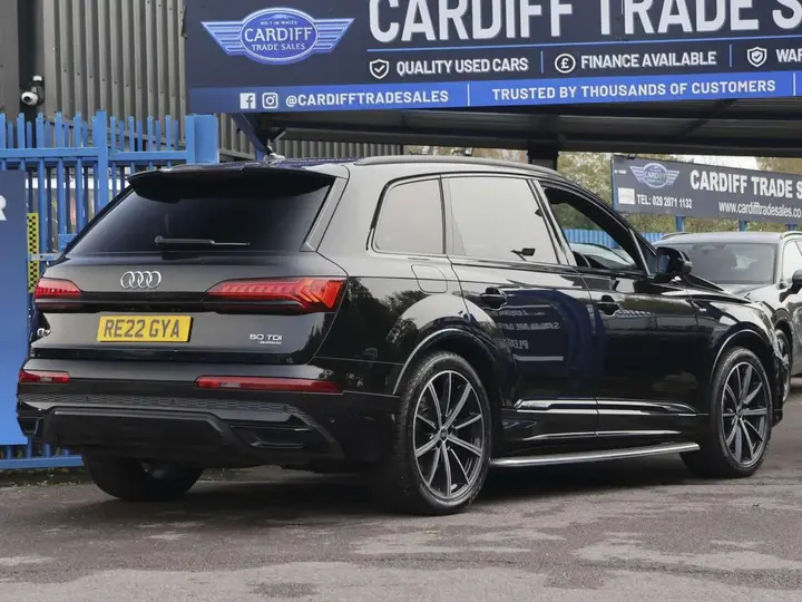 Audi Q7 2022 photo 2