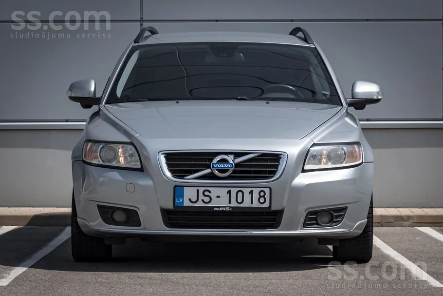 Volvo V50 2010 photo 2