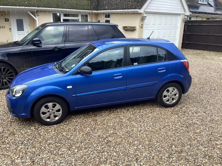 Kia Rio 2010 photo 3
