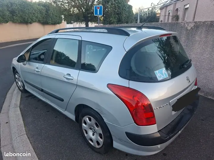 Peugeot 308 2012 photo 2