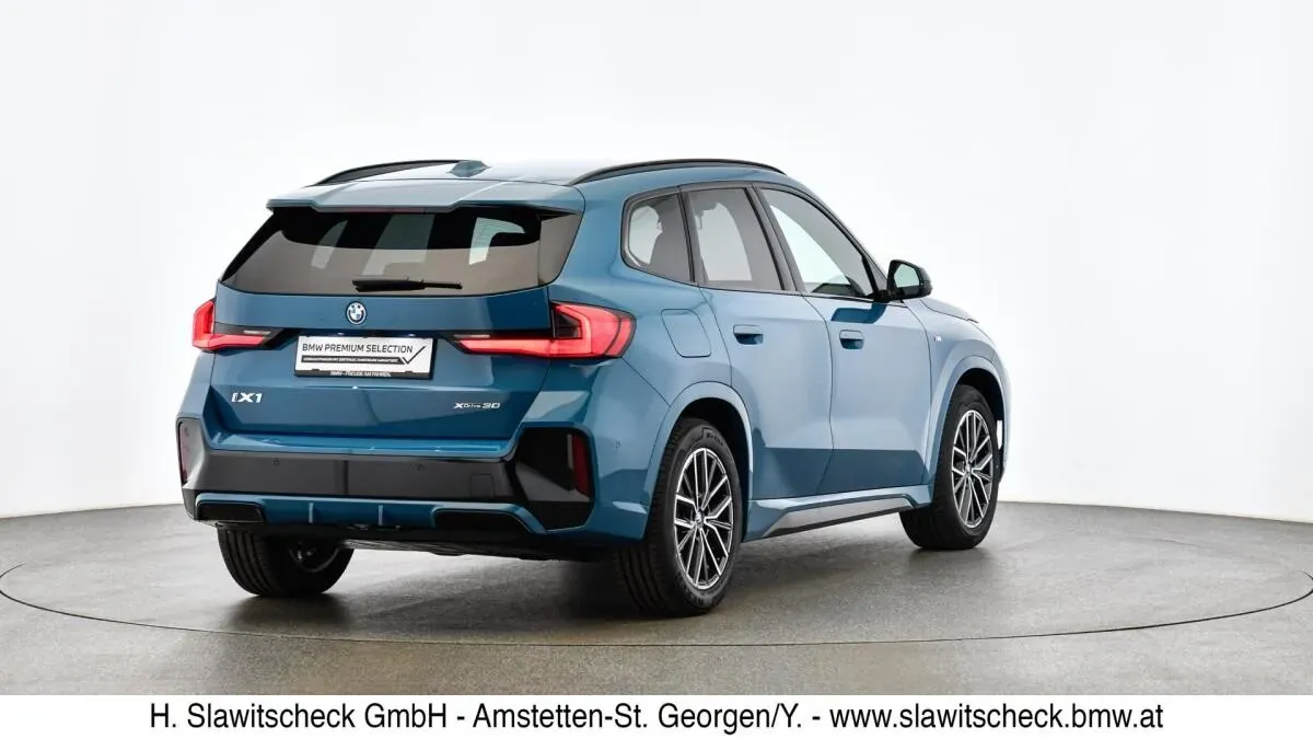 BMW Ix1 2025 photo 3