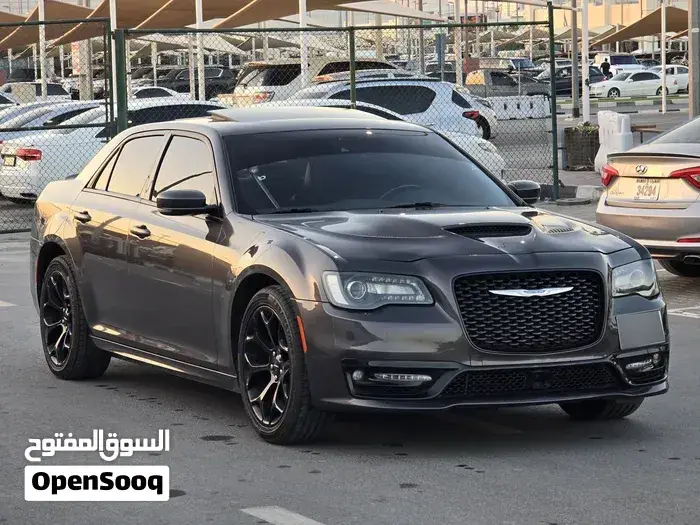 Chrysler 300 2018 photo 2