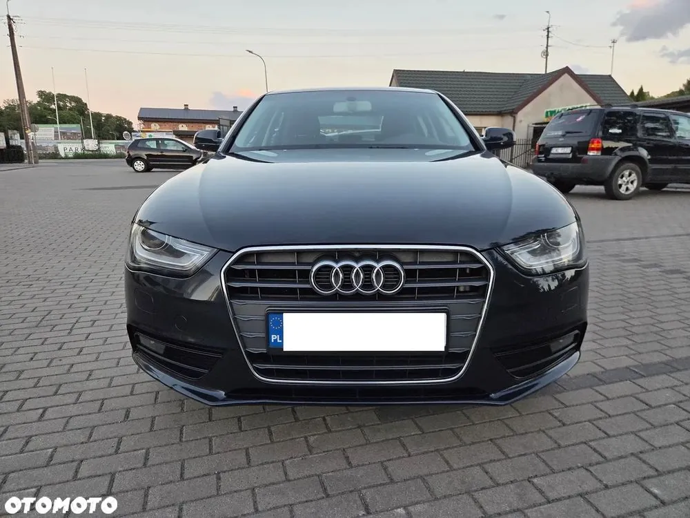 Audi A4 2013 photo 2