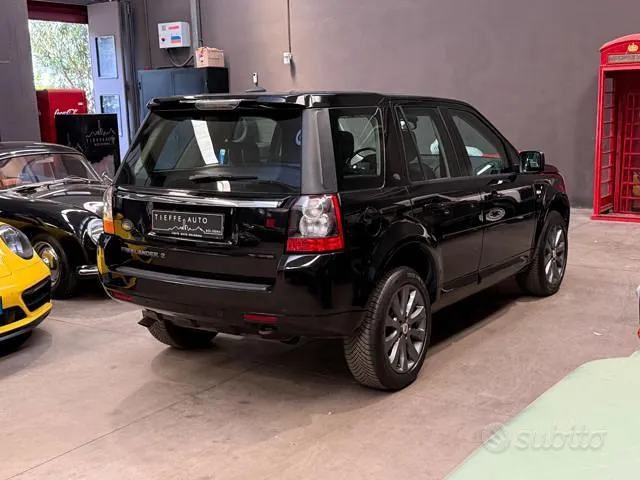 Land Rover Freelander 2012 photo 4