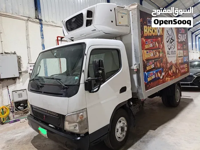 Mitsubishi Canter 2013 photo 2