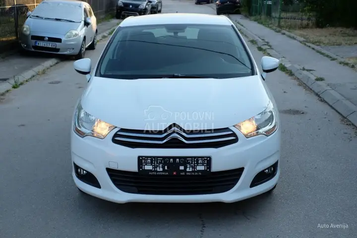 Citroen C4 2013 photo 2