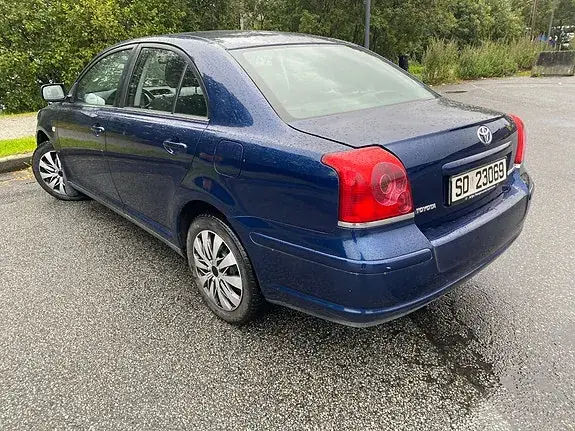 Toyota Avensis 2004 photo 4