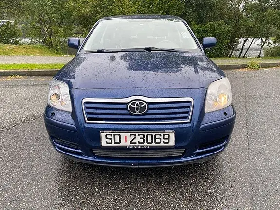 Toyota Avensis 2004 photo 2