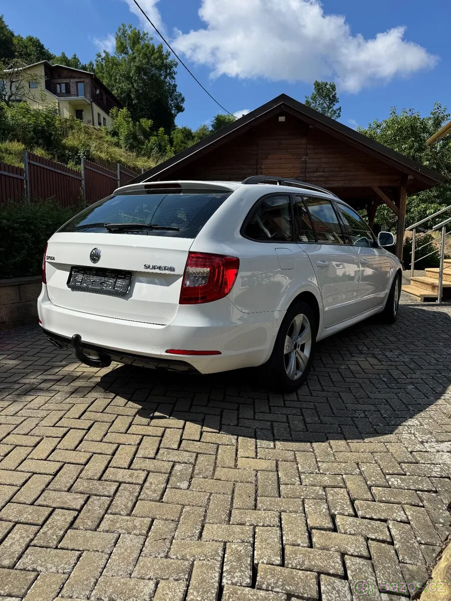 Skoda Superb 2013 photo 5