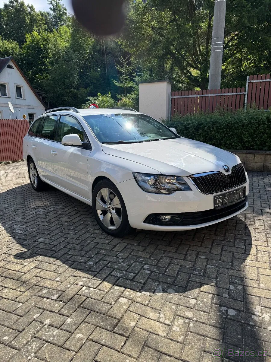 Skoda Superb 2013 photo 2