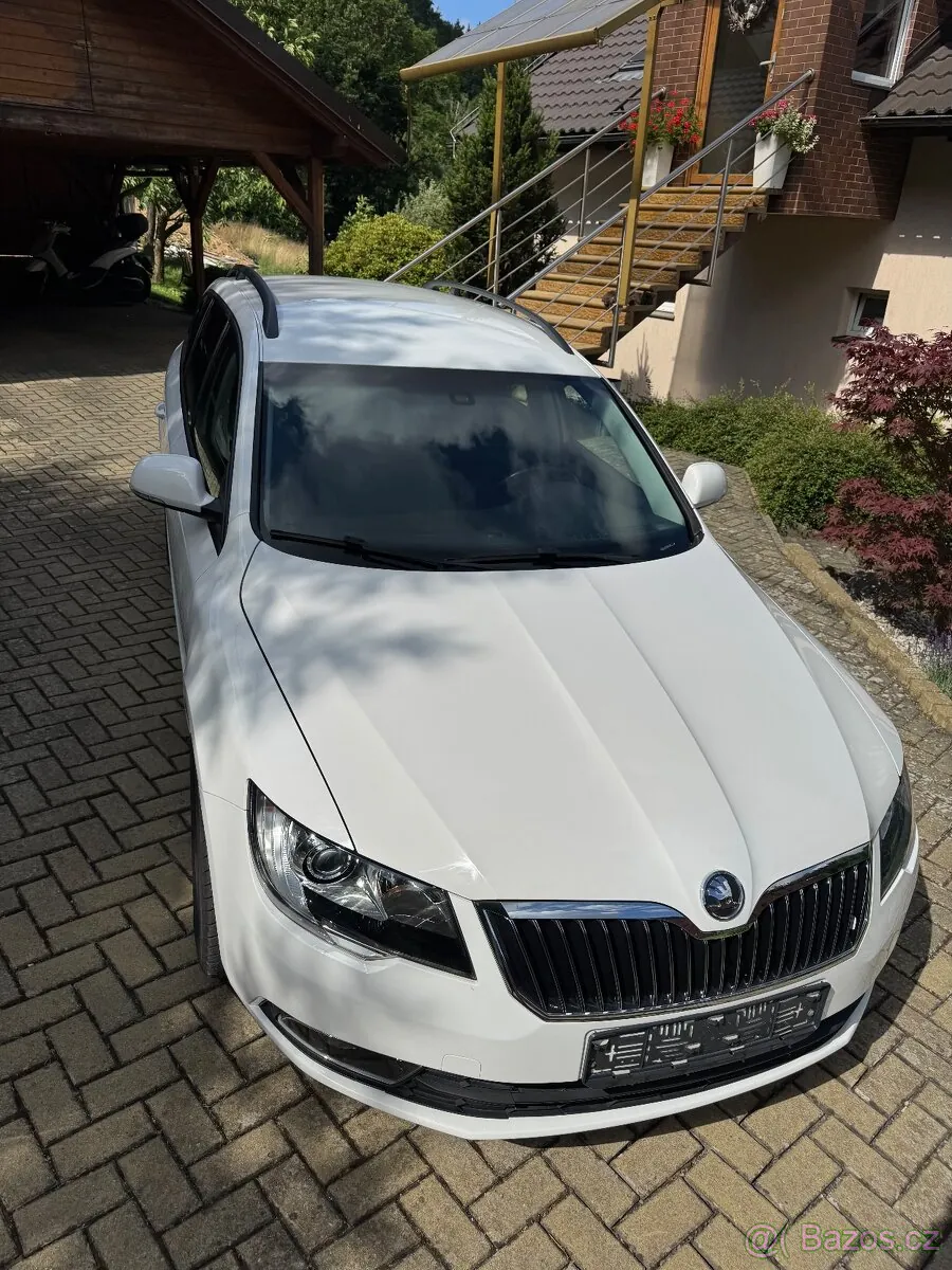 Skoda Superb 2013 photo 4
